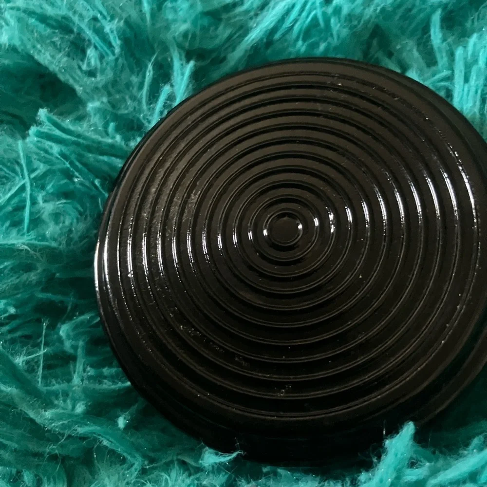 Black Glass Ashtray Vintage Smoking Collectible 4 1/2 Inches Across - Picture 2 of 4